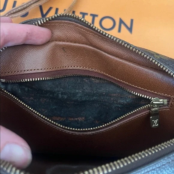 Authentic Louis Vuitton jeune fille crossbody bag - Picture 10 of 10